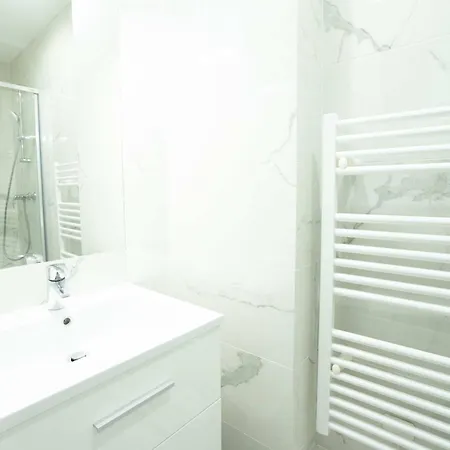 Apartment Terrasse Metro Pierre Lachaise - 3p - Flat-guest Paris